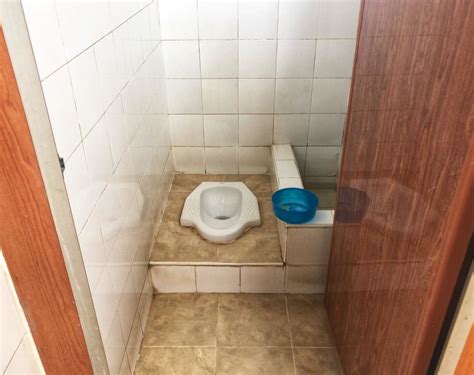 how to use bum gun|Toilets in Thailand: Squat, Flush & Bum Gun.